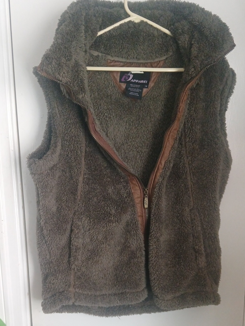 5 Apparel Fleece Vest in Brown Size Medium